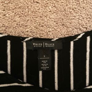 White House Black Market tshirt